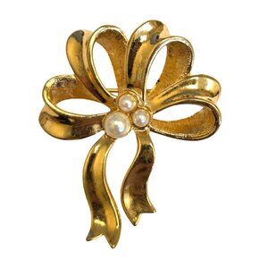 Vintage Gold Tone Bow Brooch With Faux Pearl Accents
